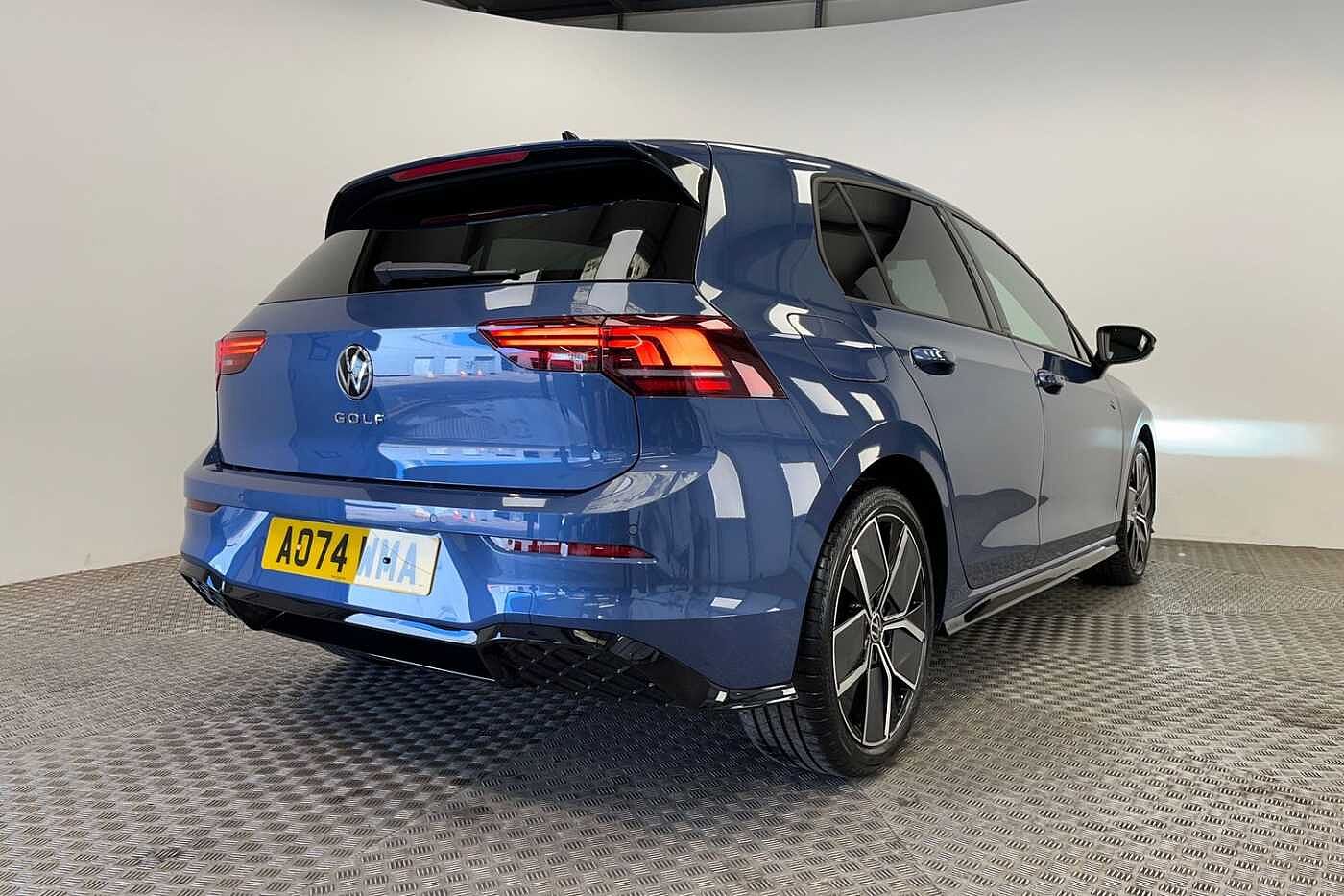 Volkswagen Golf 2.0 TDI R-Line Hatchback 5dr Diesel DSG Euro 6 (s/s) (150 ps)
