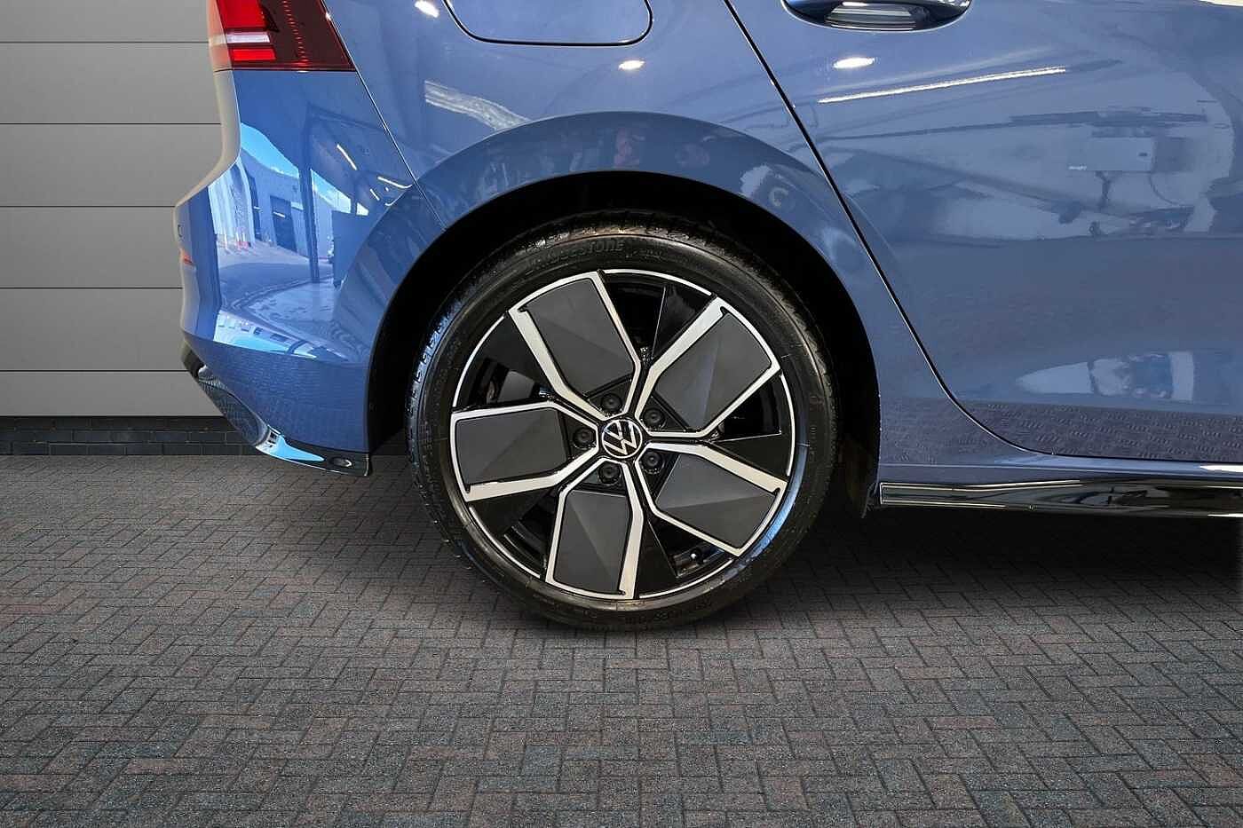Volkswagen Golf 2.0 TDI R-Line Hatchback 5dr Diesel DSG Euro 6 (s/s) (150 ps)