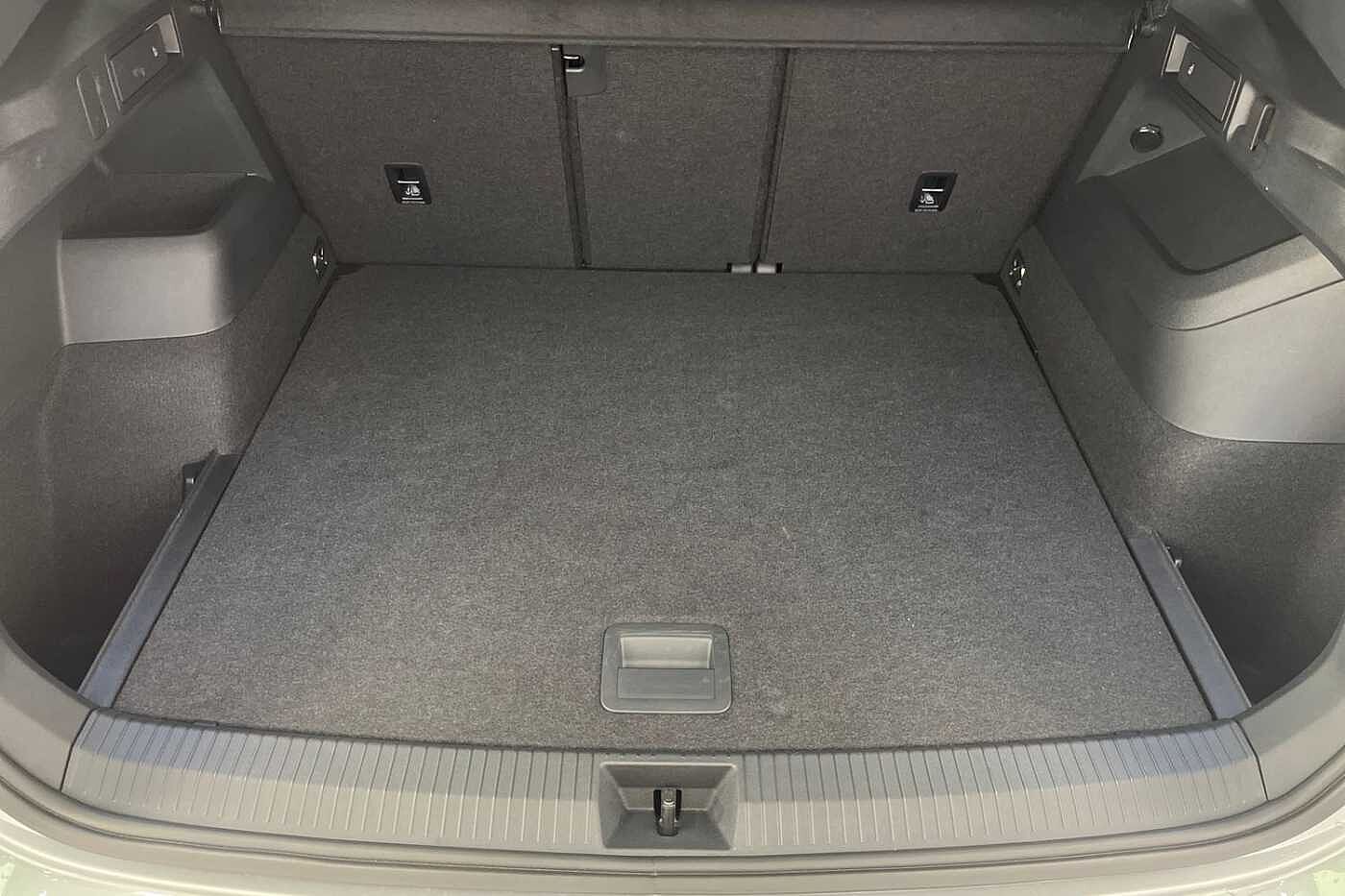 Volkswagen Tiguan 2.0 TDI R-Line SUV 5dr Diesel DSG Euro 6 (s/s) (150 ps)