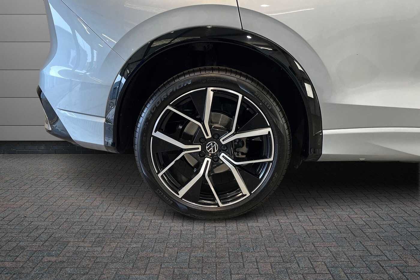 Volkswagen Tiguan 2.0 TDI R-Line SUV 5dr Diesel DSG Euro 6 (s/s) (150 ps)