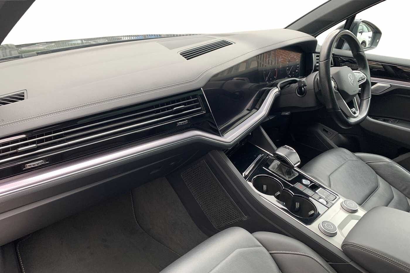 Volkswagen Touareg 3.0TDI (286ps) Black Edition 4Motion 5dr