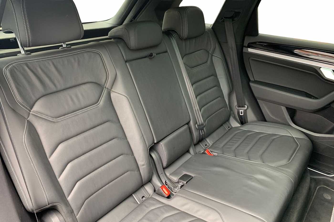 Volkswagen Touareg 3.0TDI (286ps) Black Edition 4Motion 5dr