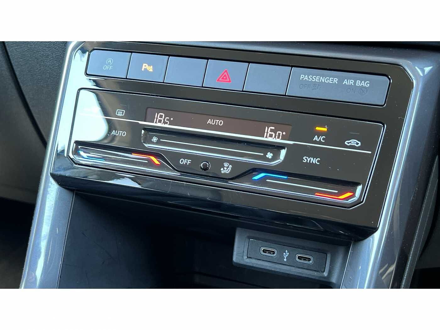 Volkswagen T-Cross 1.0 TSI (110ps) SEL Hatchback