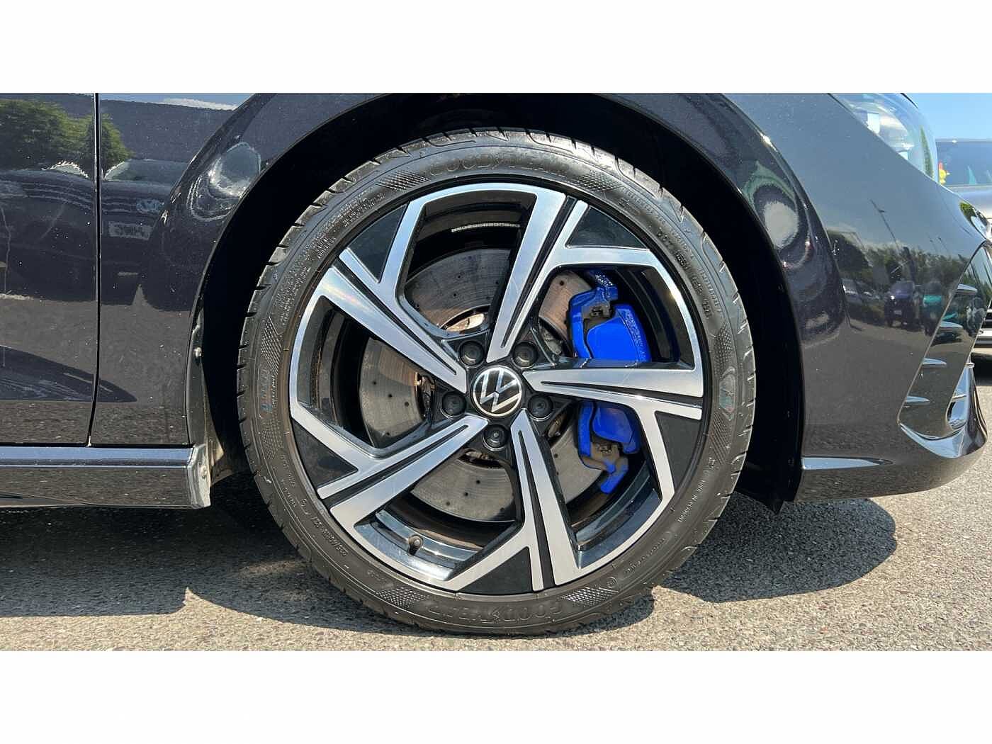 Volkswagen Golf R MK8 2.0 TSI 4Motion 320PS DSG 5 Dr