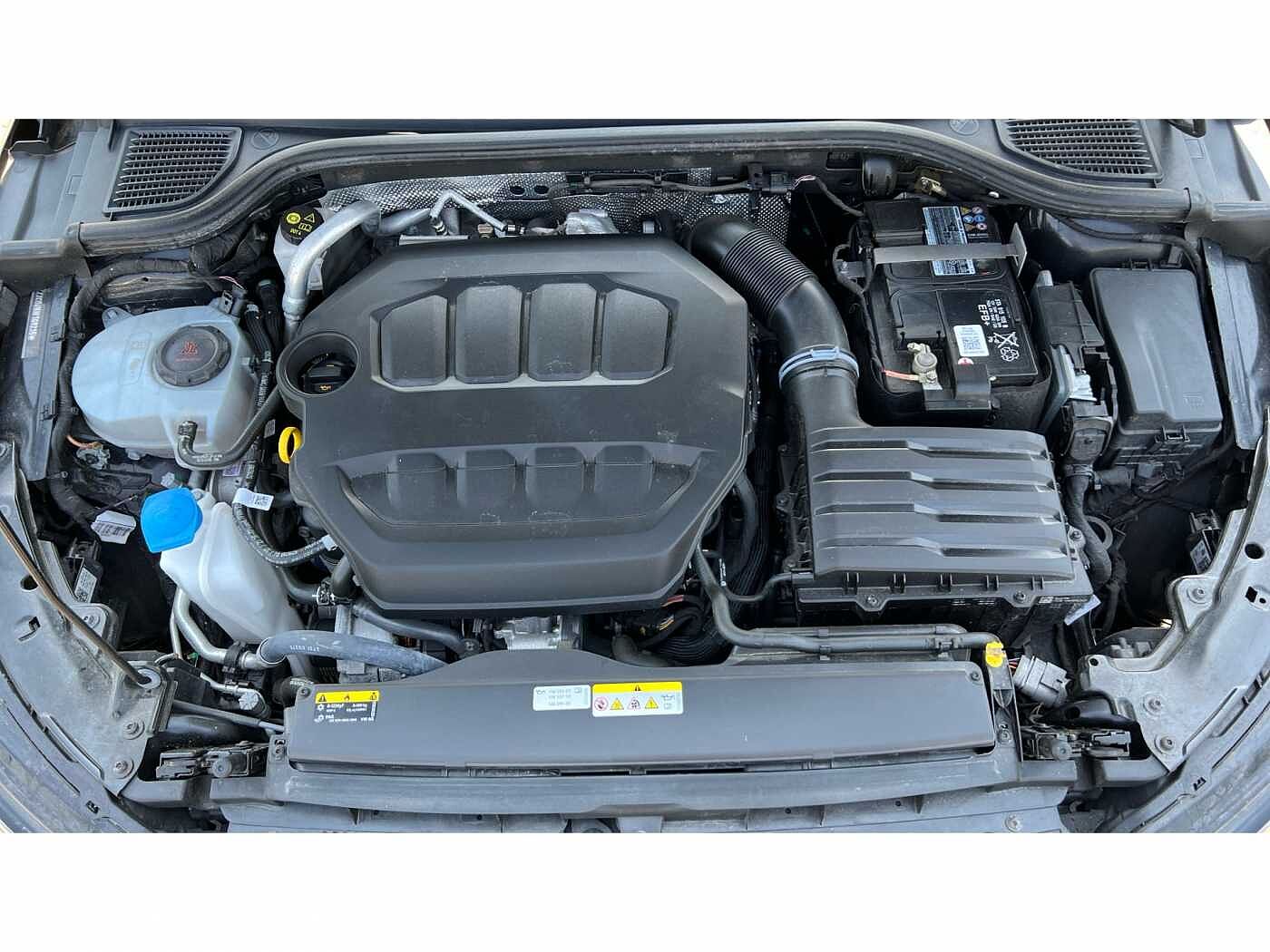 Volkswagen Golf R MK8 2.0 TSI 4Motion 320PS DSG 5 Dr
