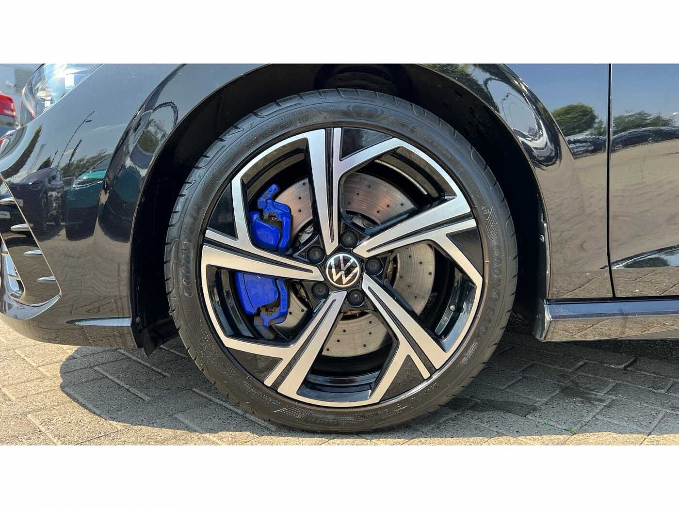 Volkswagen Golf R MK8 2.0 TSI 4Motion 320PS DSG 5 Dr