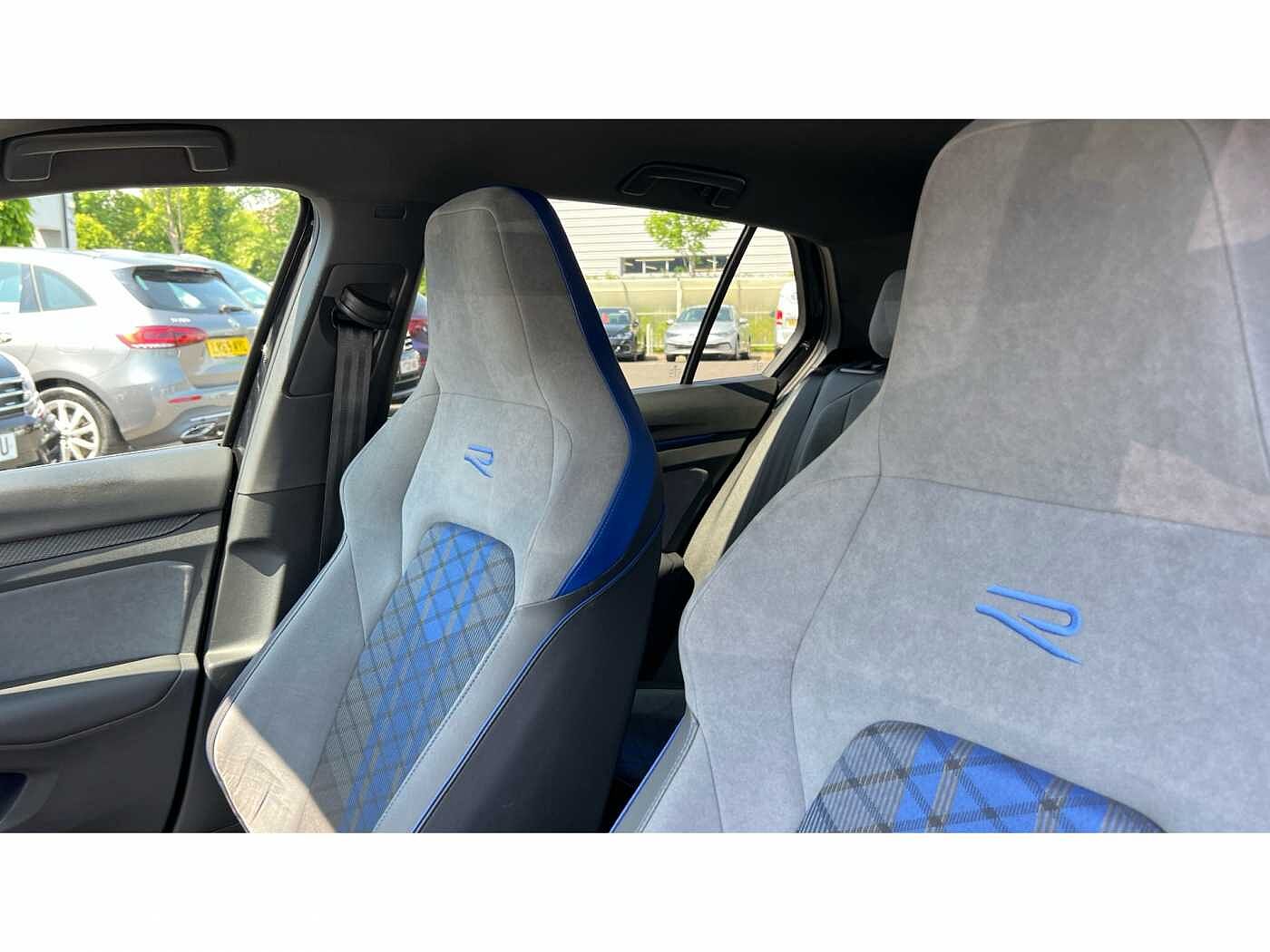 Volkswagen Golf R MK8 2.0 TSI 4Motion 320PS DSG 5 Dr