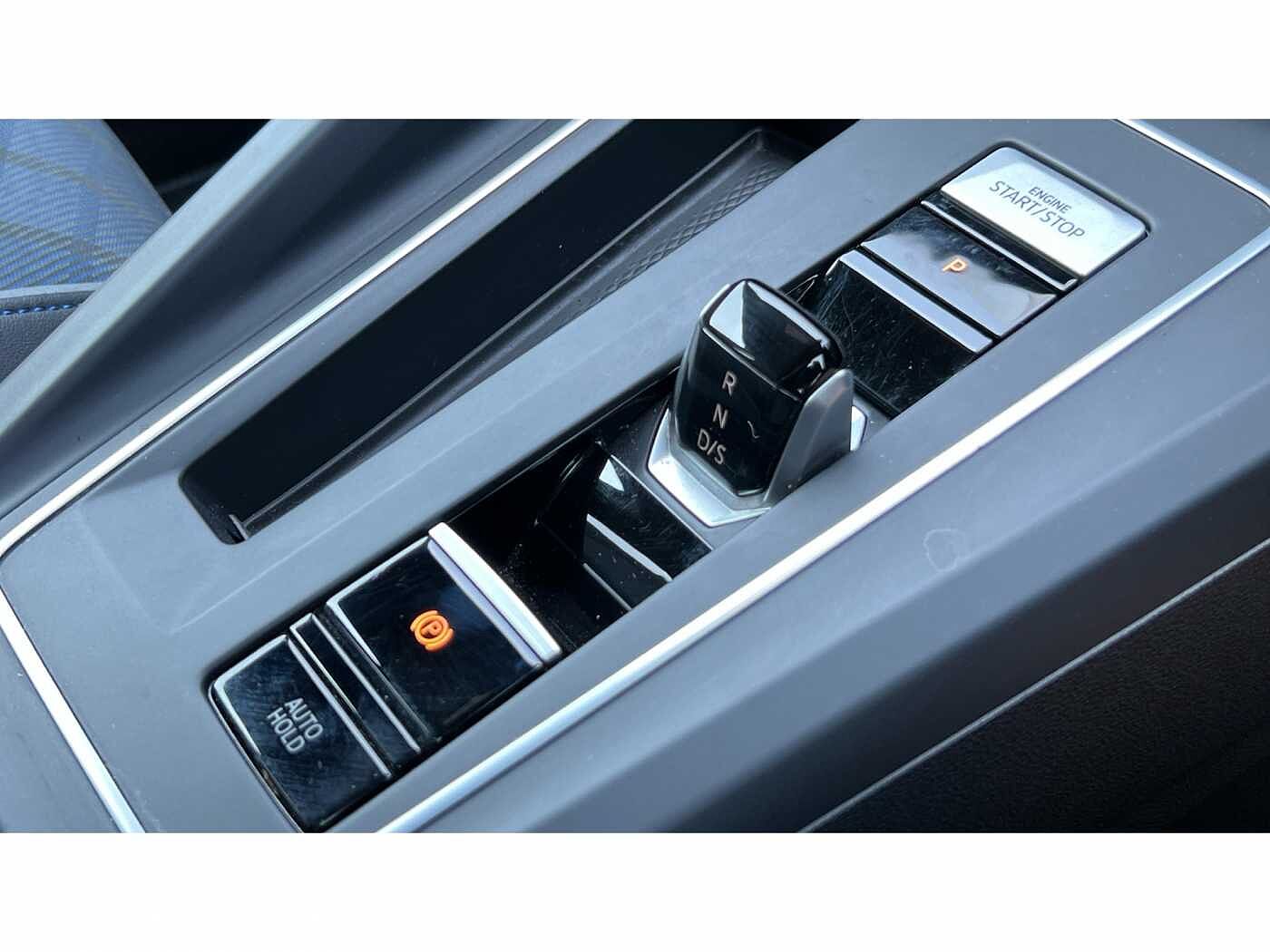 Volkswagen Golf R MK8 2.0 TSI 4Motion 320PS DSG 5 Dr